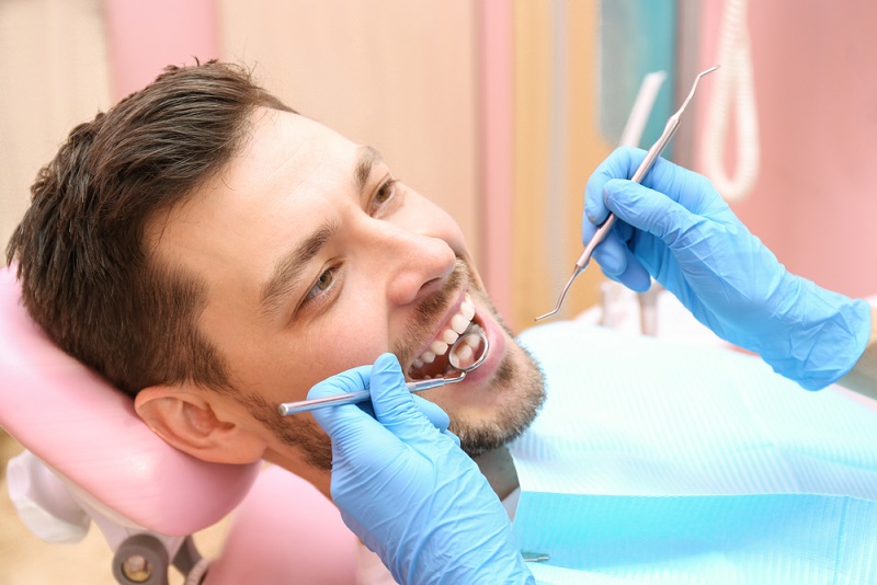 Für den Schutz der Zähne ist der Tarif der Debeka Krankenversicherung besonders gut aufgestellt.(#03)