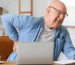 Kaffee bei Arthrose: Schadet Koffein den Gelenken? ( Foto: Adobe Stock-Pixel-Shot )
