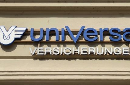 uniVersa verlegt traditionsreichen Firmensitz nach Kohlenhof Nürnberg bis (Foto: AdobeStock - Dennis - 428204161)